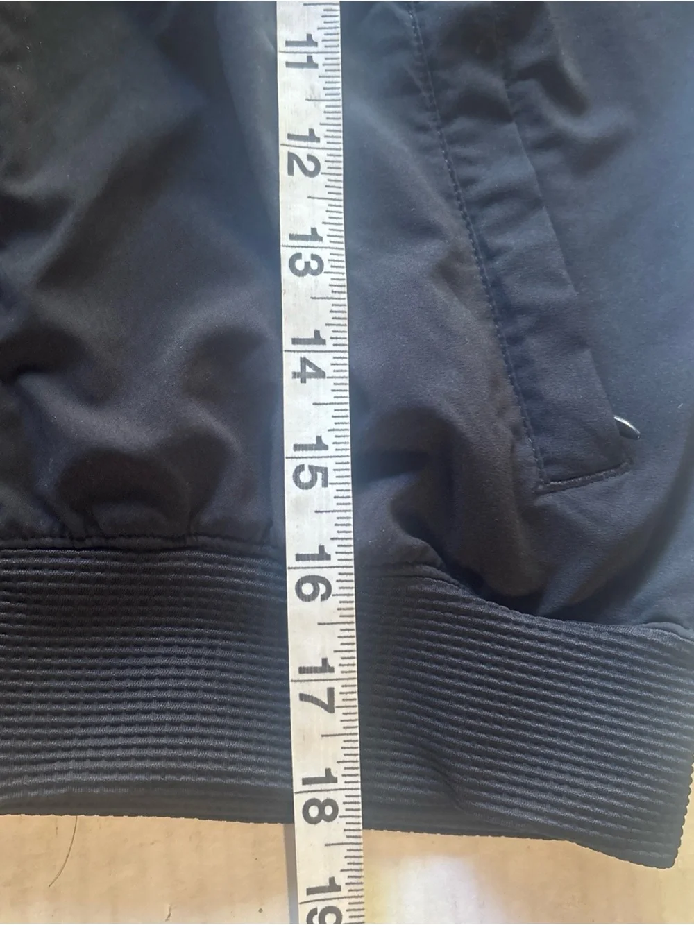 NIKE Womens Black Hooded Zip Crop Jacket w/ Ruched Sleeves